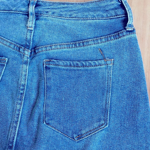 Mossimo Denim Skirt Distressed Size 4 Women’s - Picture 6 of 13